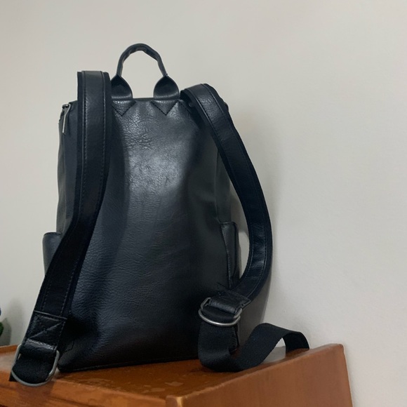 Matt & Nat Black Backpack - Picture 6 of 9